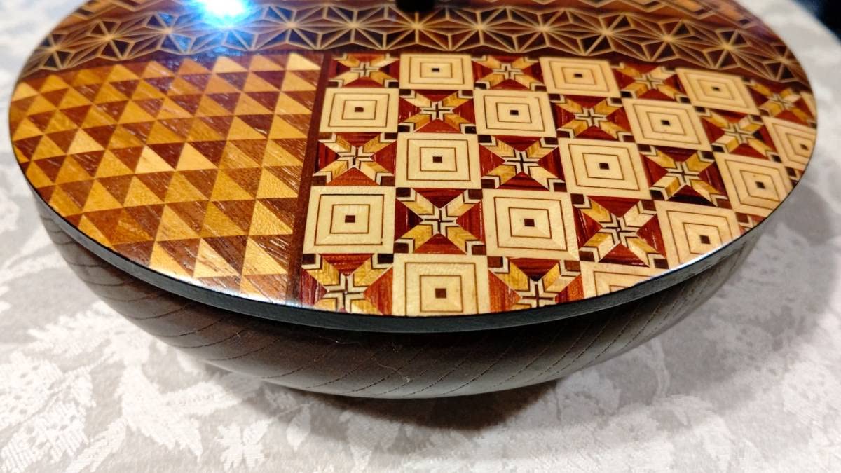 Amazon.co.jp: 箱根寄木細工 蓋付き 菓子器 菓子鉢 容器（20.8