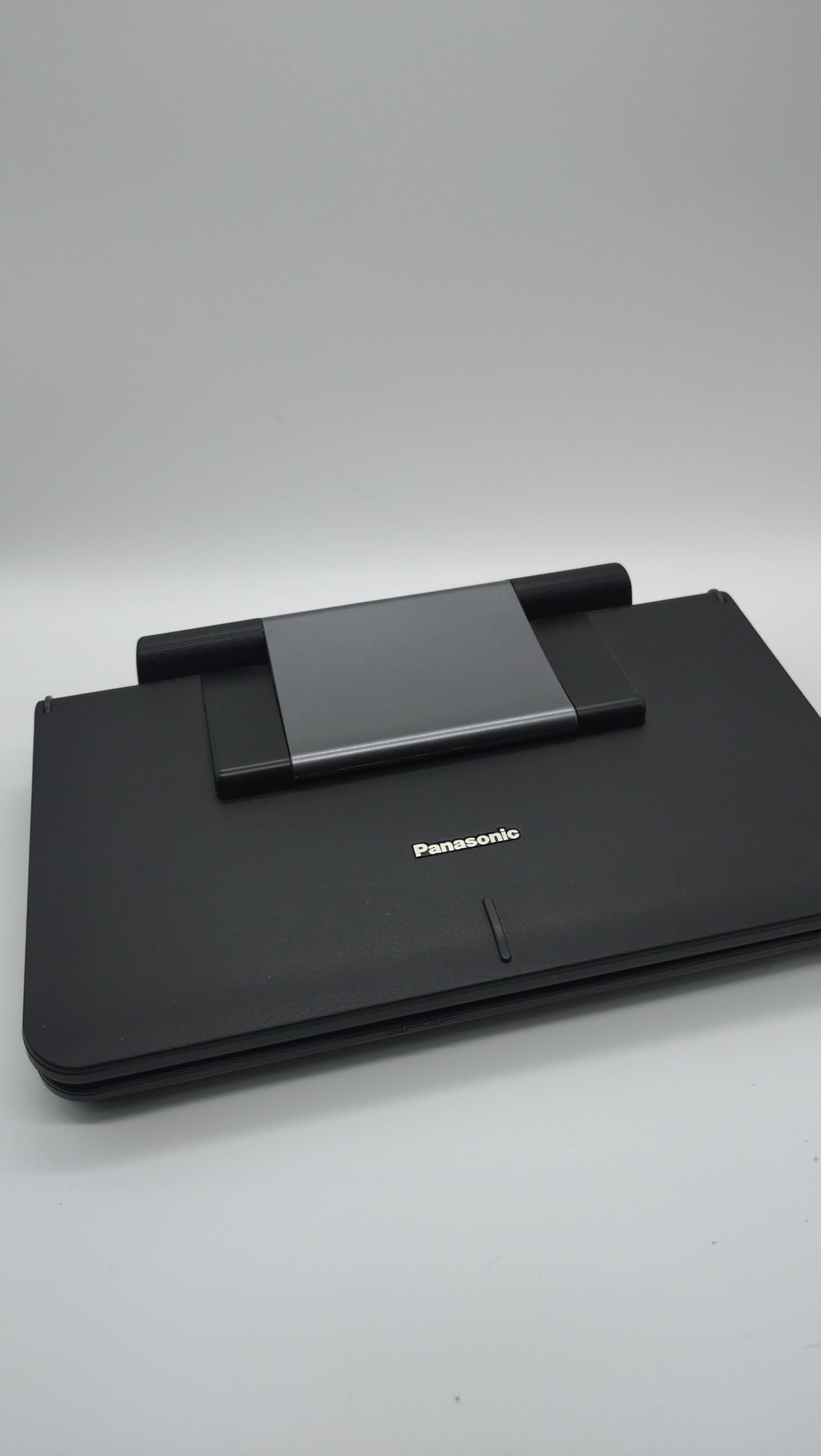 Amazon | パナソニック ポータブルDVDプレイヤー 8.5V型液晶搭載 DVD