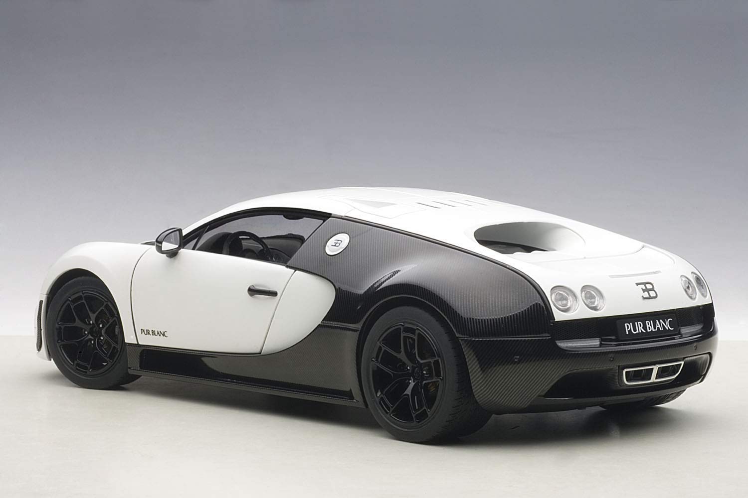 1/18 Autoart Bugatti Veyron 16.4 Super Sport Pur Blanc Edition