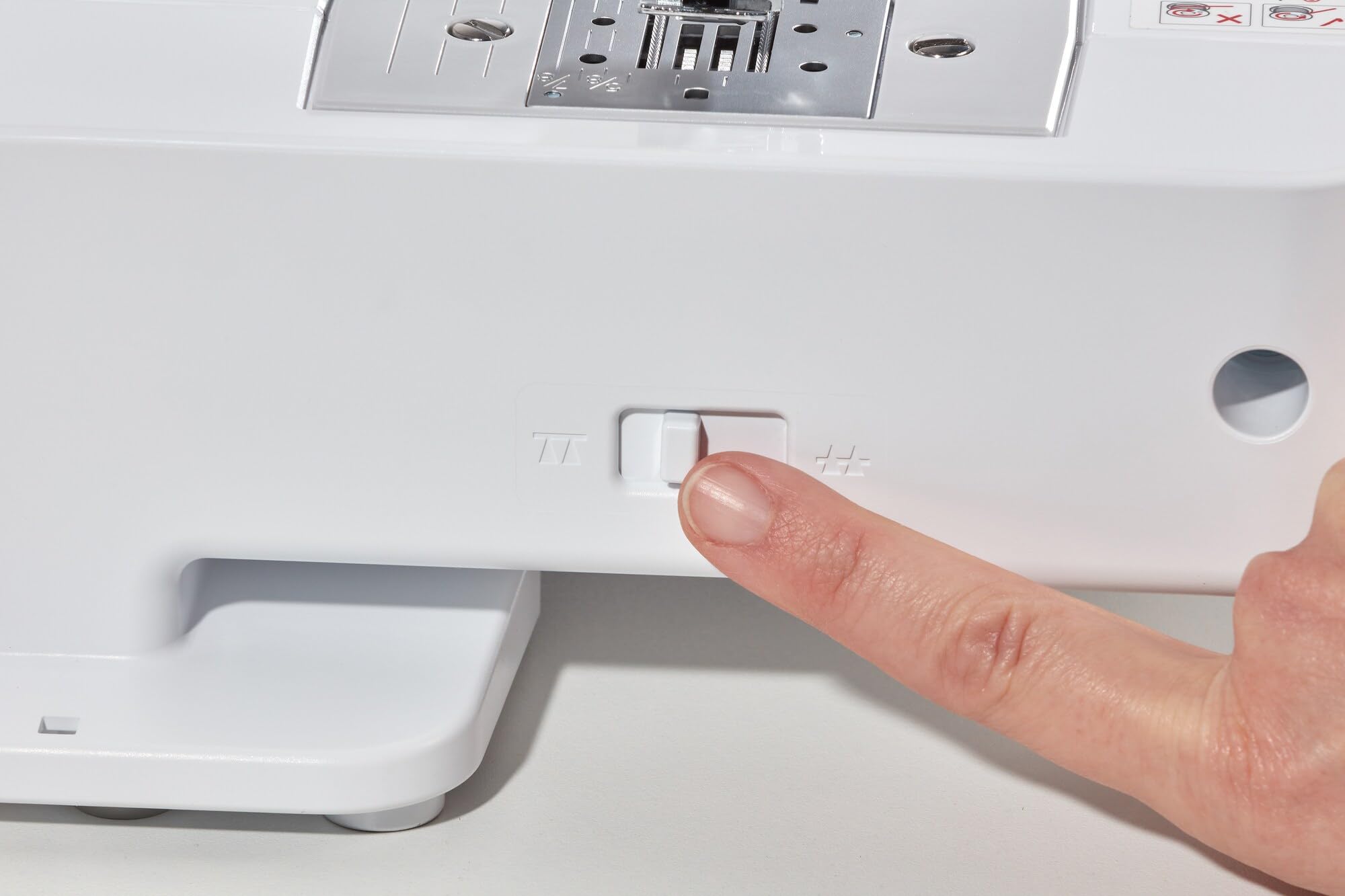 Brother FS20S - Macchina da cucire elettronica, Professionale, 32 funzioni cucito, Domestica, per Principianti, Facile da usare, Cucitura Rapida, Cucitrice Automatica, Braccio Libero, Portatile