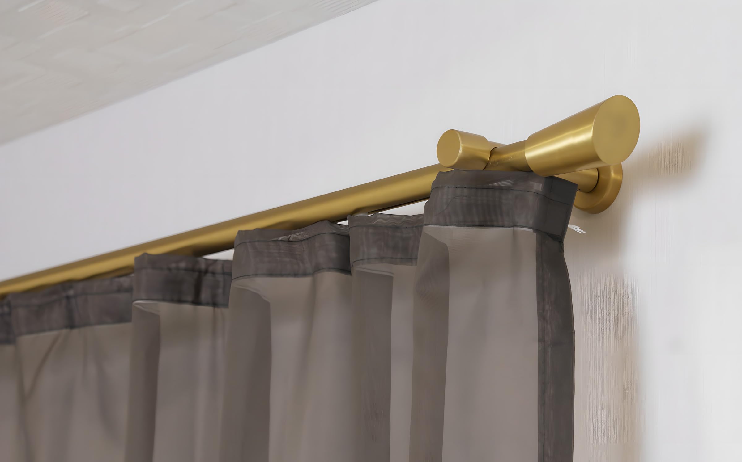 iso-design Innenlauf Vorhangstange mit 20 mm Durchmesser Set inklusive Wandhaltern, Gardinenstange 1-läufig Farbe Messing matt, Endstück Digo, 200 cm