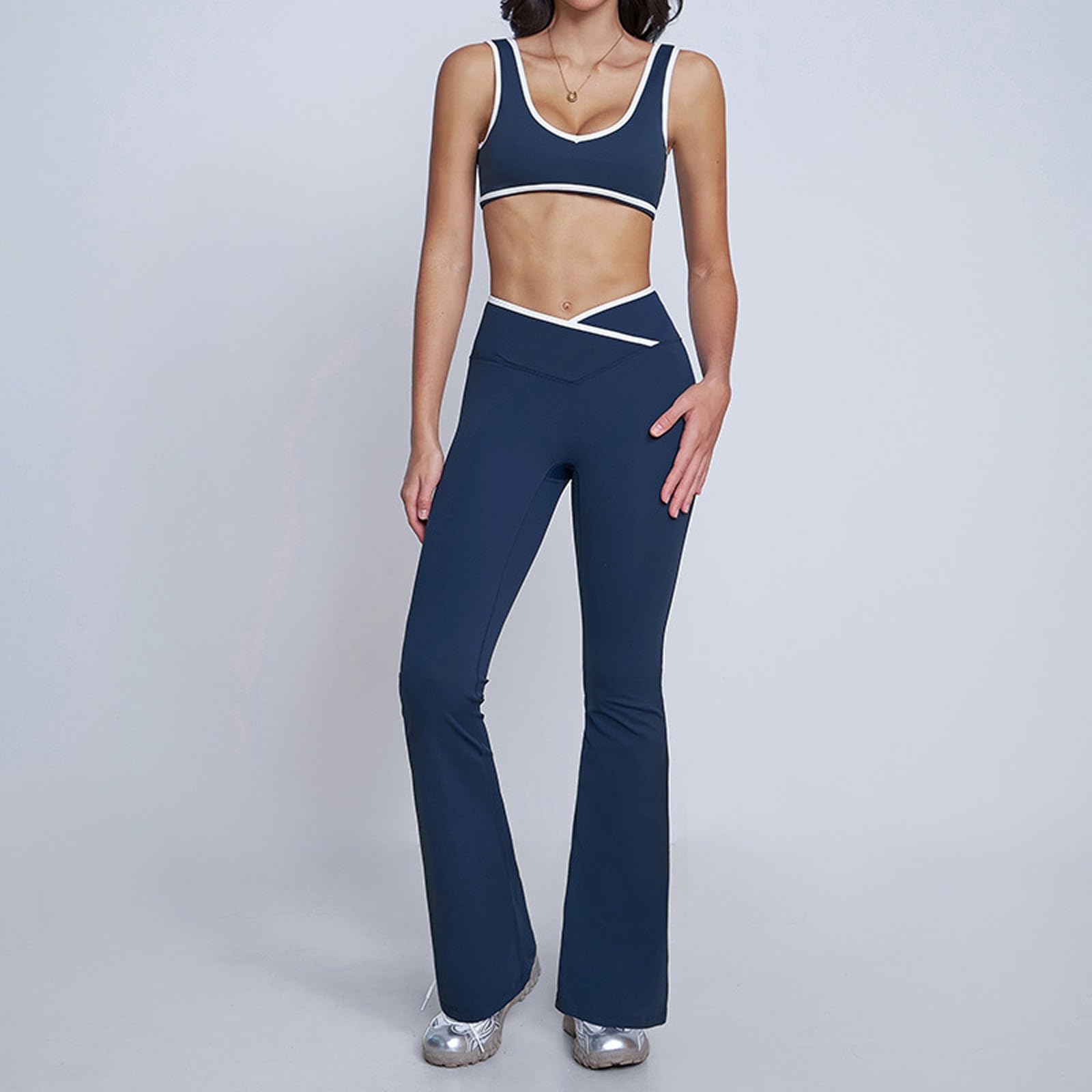 Completo da yoga senza cuciture a vita alta da donna in materiale traspirante, ideale per pilates, corsa e palestra, composto da reggiseno sportivo e leggings, traspirante e indeformabile.