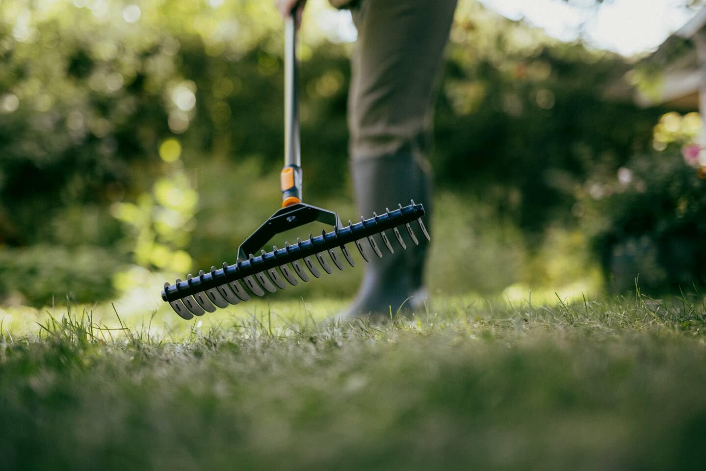 Fiskars OneClick Aireador de Césped | 1080679