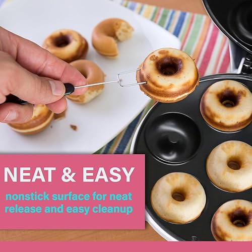 Miniatura 2 de Courant Mini máquina para hacer donas para vacaciones, apta para niños, desayuno o aperitivos, postres y más con superficie antiadherente, hace 7