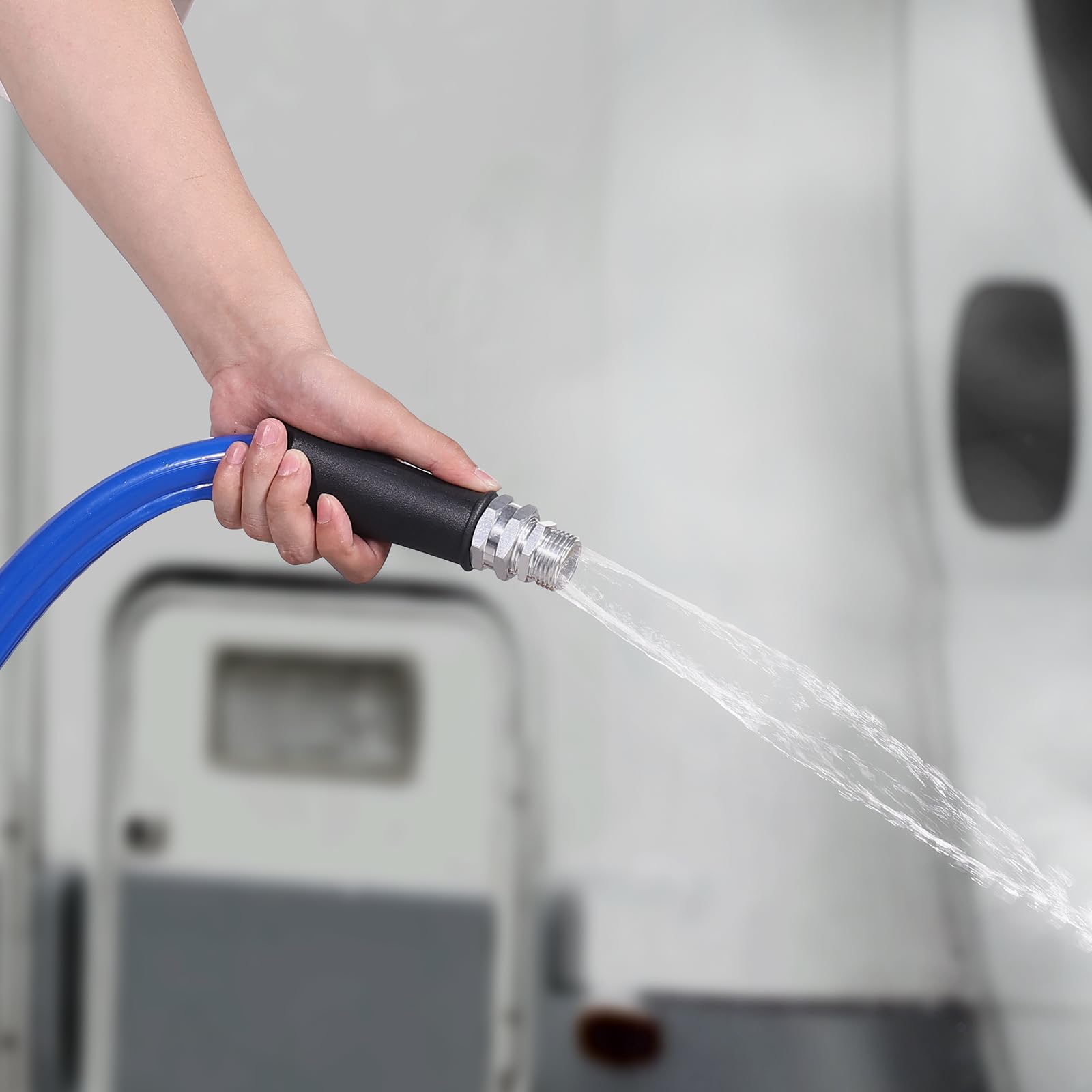 VEVOR Podgrzewany wąż do wody pitnej do przyczepy kempingowej, z ochroną przed zamarzaniem do -45°C, automatycznie samoregulujący, ID 5/8" z zestawem szybkozłączek, nie zawiera ołowiu i BPA