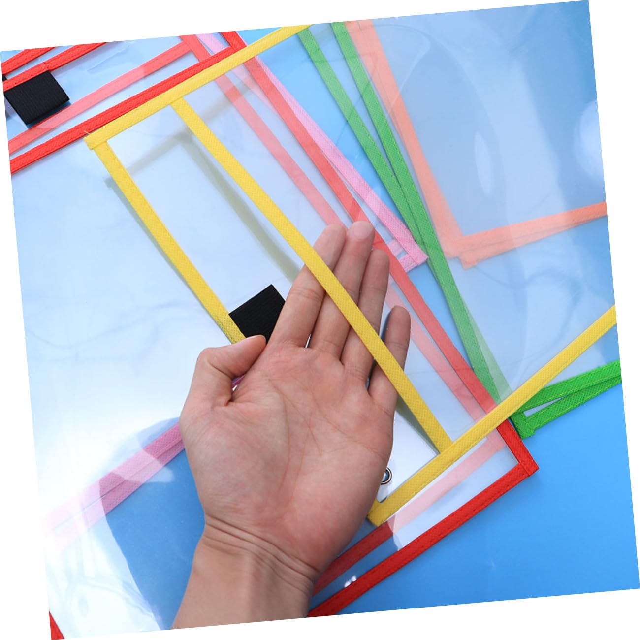 TEHAUX 24pezzi Riutilizzabili Cancellabili Secco Trasparenti su Entrambi i Lati in Pvc con Portapenne e Occhiello Angolare in Metallo Articoli di Cancelleria per Ufficio e Colore Casuale