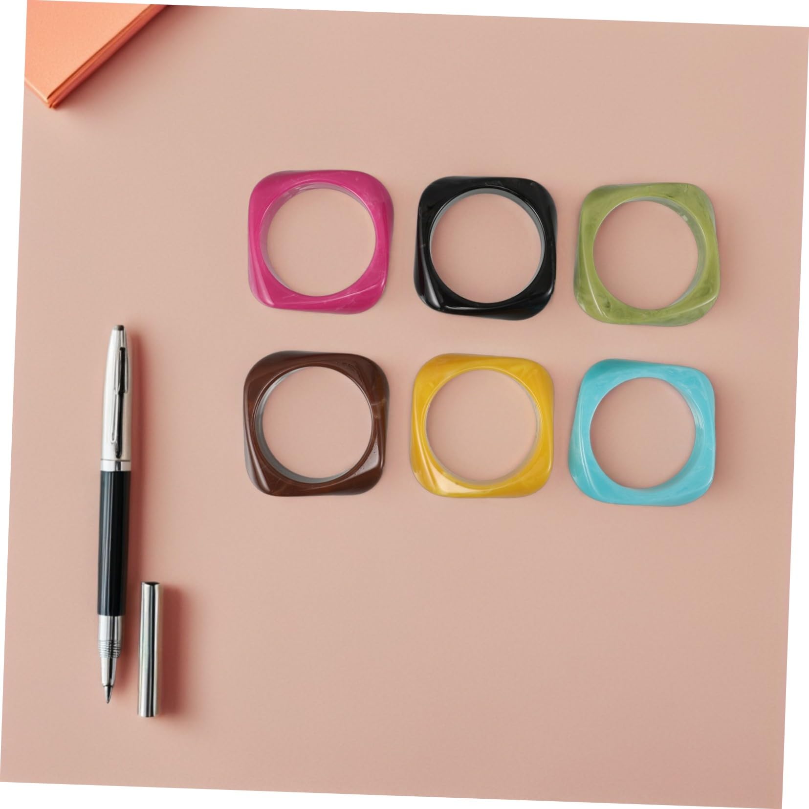 FRCOLOR 6pièces Bracelets Joncs Acrylique Carrés Colorés Pour Femme Lot De Manchettes Larges Hypoallergéniques Fête Décontractée