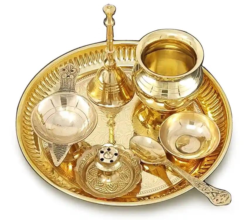 Pooja Thali en Laiton BRACOP : Service Traditionnel Hindou 8 Pièces Sculpté Main
