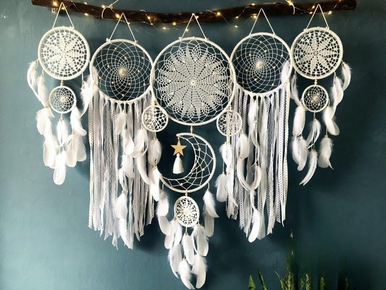 Attrape-rêves phases de lune blancs en macramé et plumes (lot de 5)