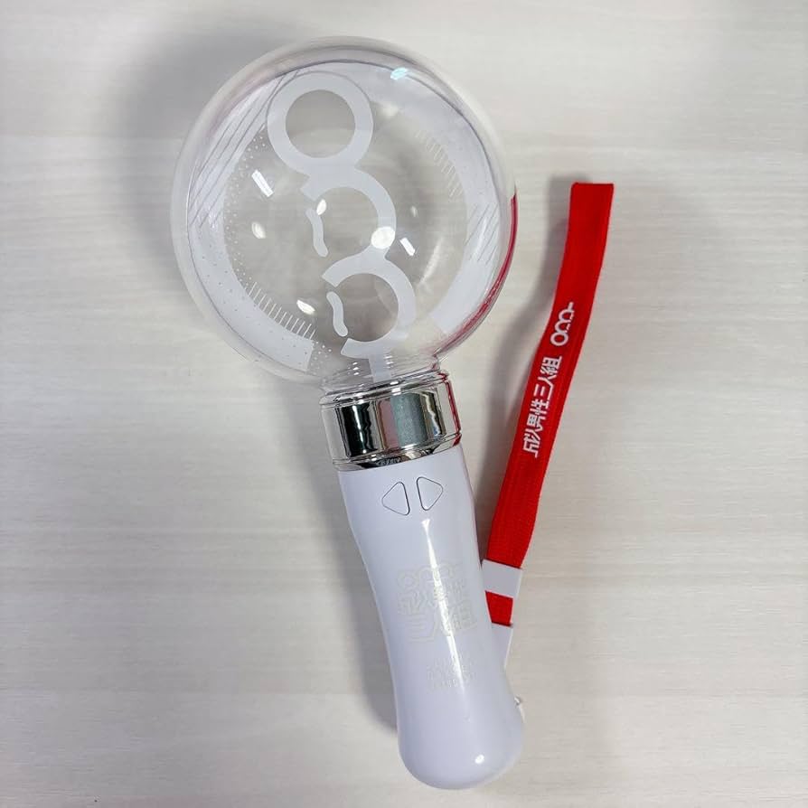 成人男性三人組 リングライト Amazon.co.jp: 成人男性3人組 ファンミーティング 現場 ペン