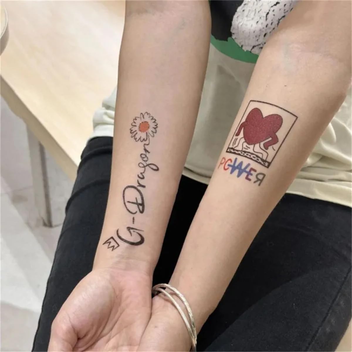 G-DRAGON ライトスティック タトゥーシール ショッパー付き トレカあり G-DRAGON ライトスティック タトゥーシール ショッパー付き