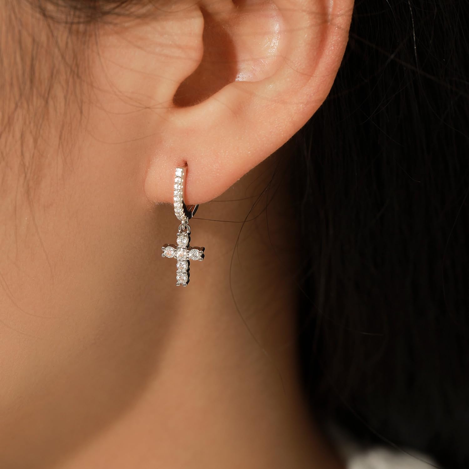 Orecchini da donna in argento sterling 925 Orecchini pendenti a croce Zirconi ornamenti da indossare tutti i giorni Un regalo per lei