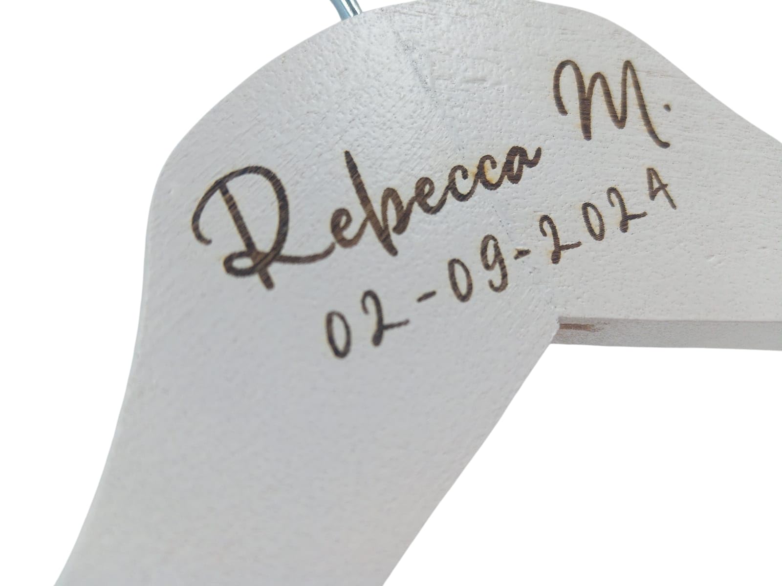 Gruccia Appendiabiti in Legno Personalizzata per Matrimoni | Disponibile in Legno Naturale, Bianco e Nero | wedding hanger - larghezza 43cm