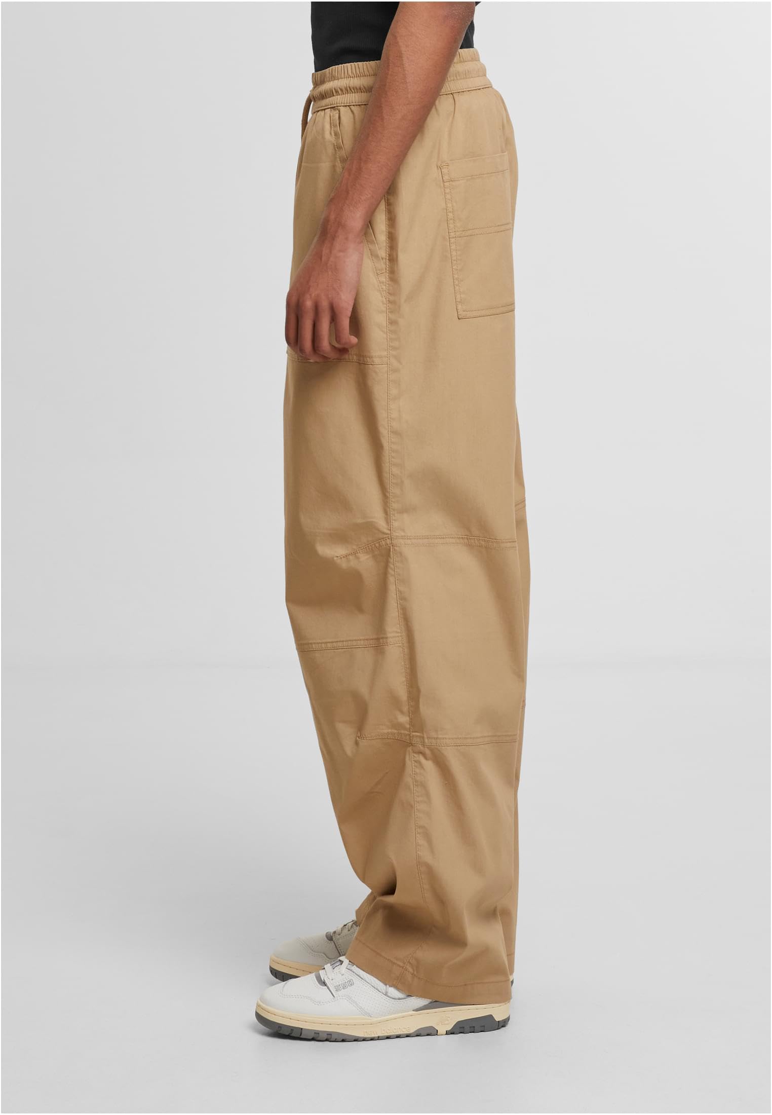Urban Classics Loose Fit Pants with Darts