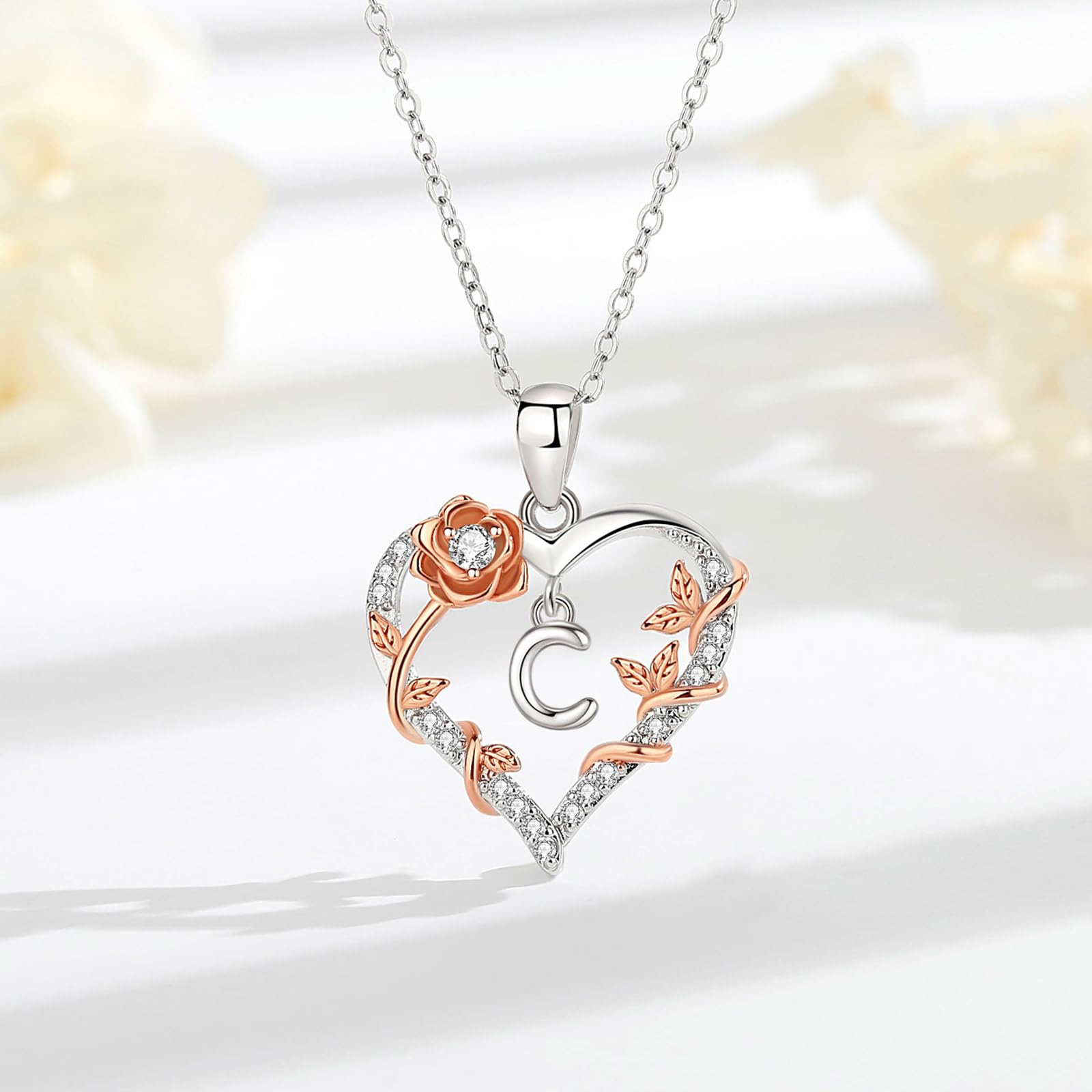 EUDORA Harmony Ball Collana con iniziali a Cuore Rosa per Donne, Lettera dalla A alla Z Collane con Iniziali dell'Alfabeto in Rame Placcato in Rodio Iniziali con Ciondolo Regali di Gioielli, 18"