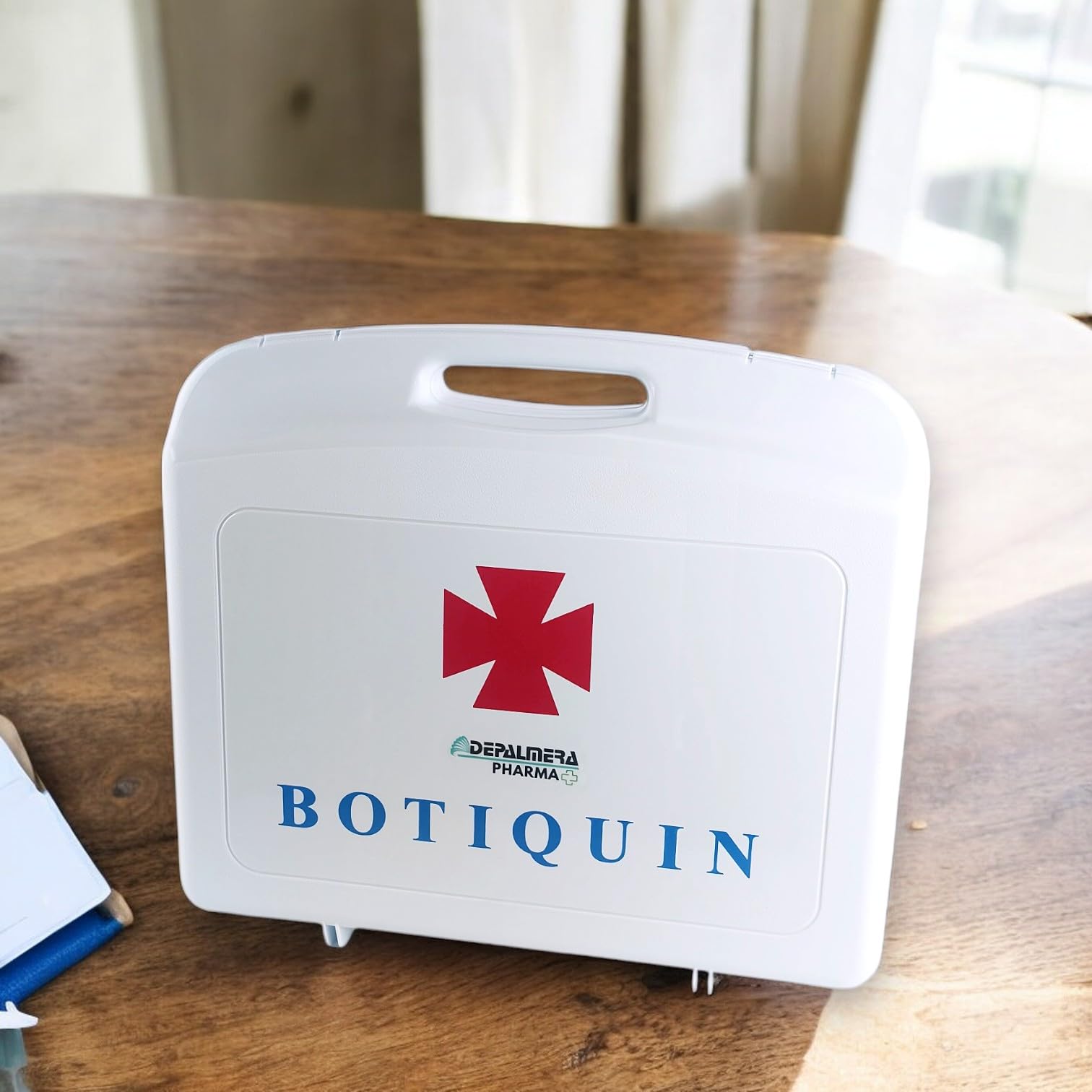 Pharma✙ Botiquín de Primeros Auxilios para Hogar y Trabajo, Maletín completo homologado 38x34x9cm con Vendas, Gasas, Guantes, Alcohol, Agua Oxigenada y Más, Ideal para Emergencias en casa.