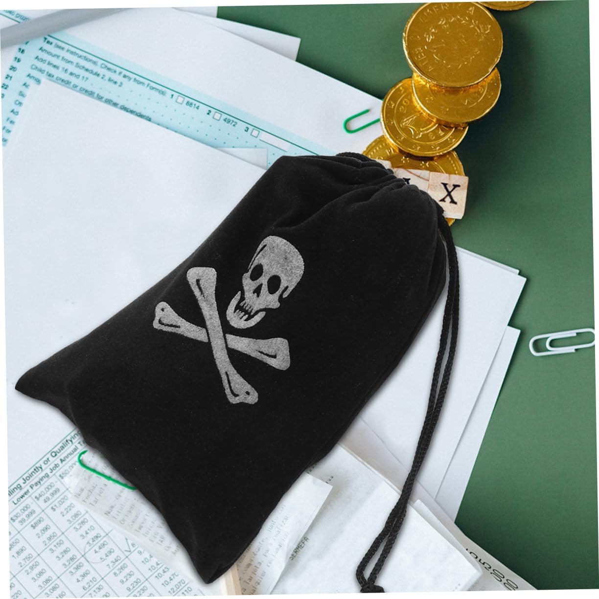 20pcs Pirate Drawstring Bags for Halloween Skull Design Storage Pouches for Candy and Party Favors Material for Festive Events