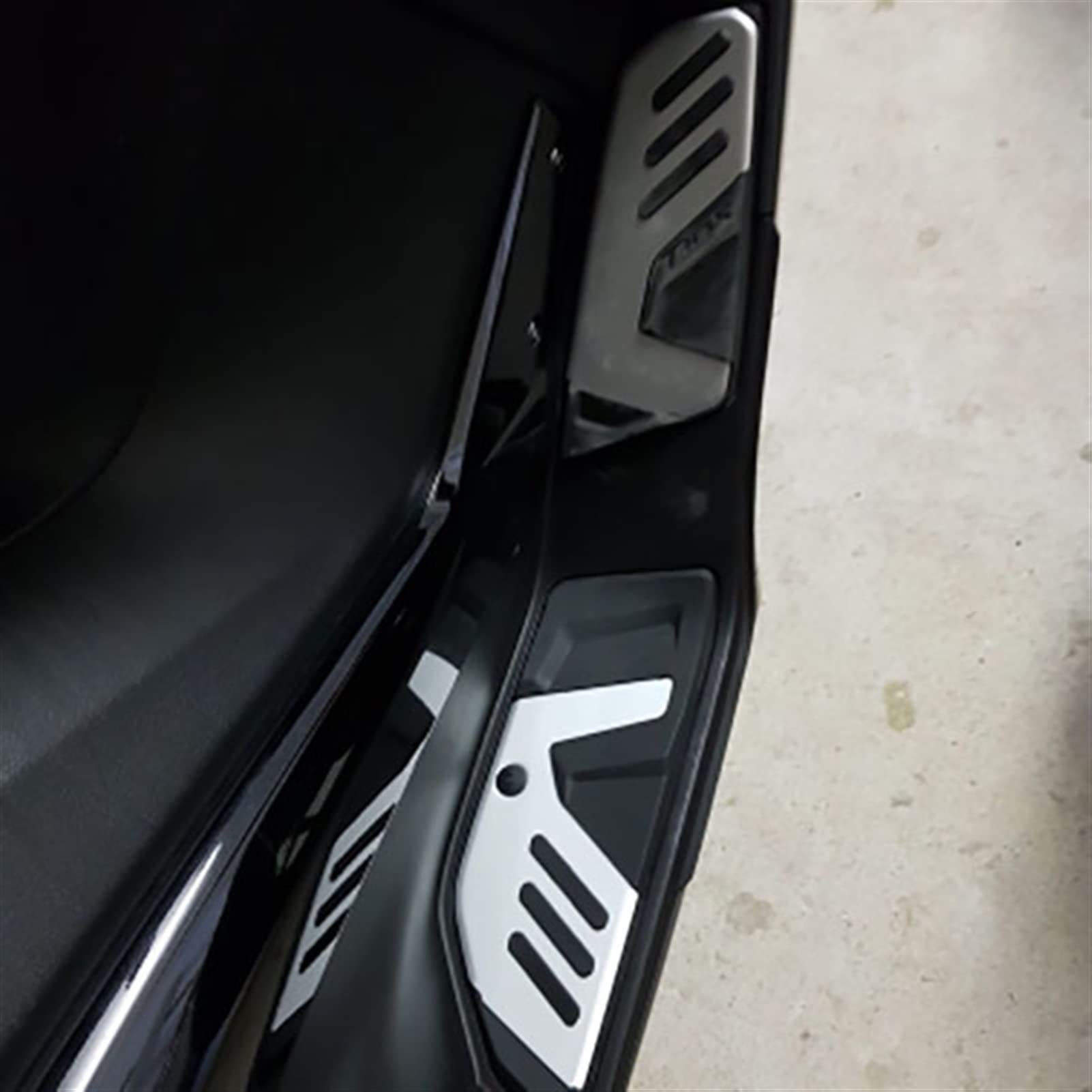 Repose-pieds Arrière Moto Pour Yamaha TMAX 500/530 (2012-2019) - En Aluminium CNC, Couleur Gris, Design Antidérapant