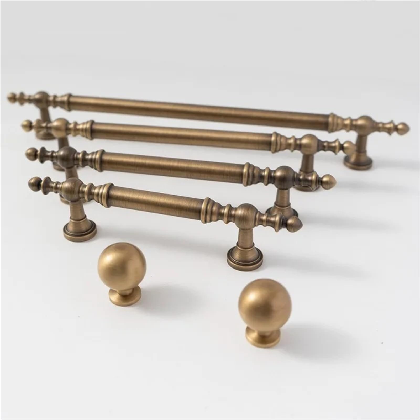 Herrajes para armarios de 224 mm con tirador C-7215-96mm resistente para muebles modernos