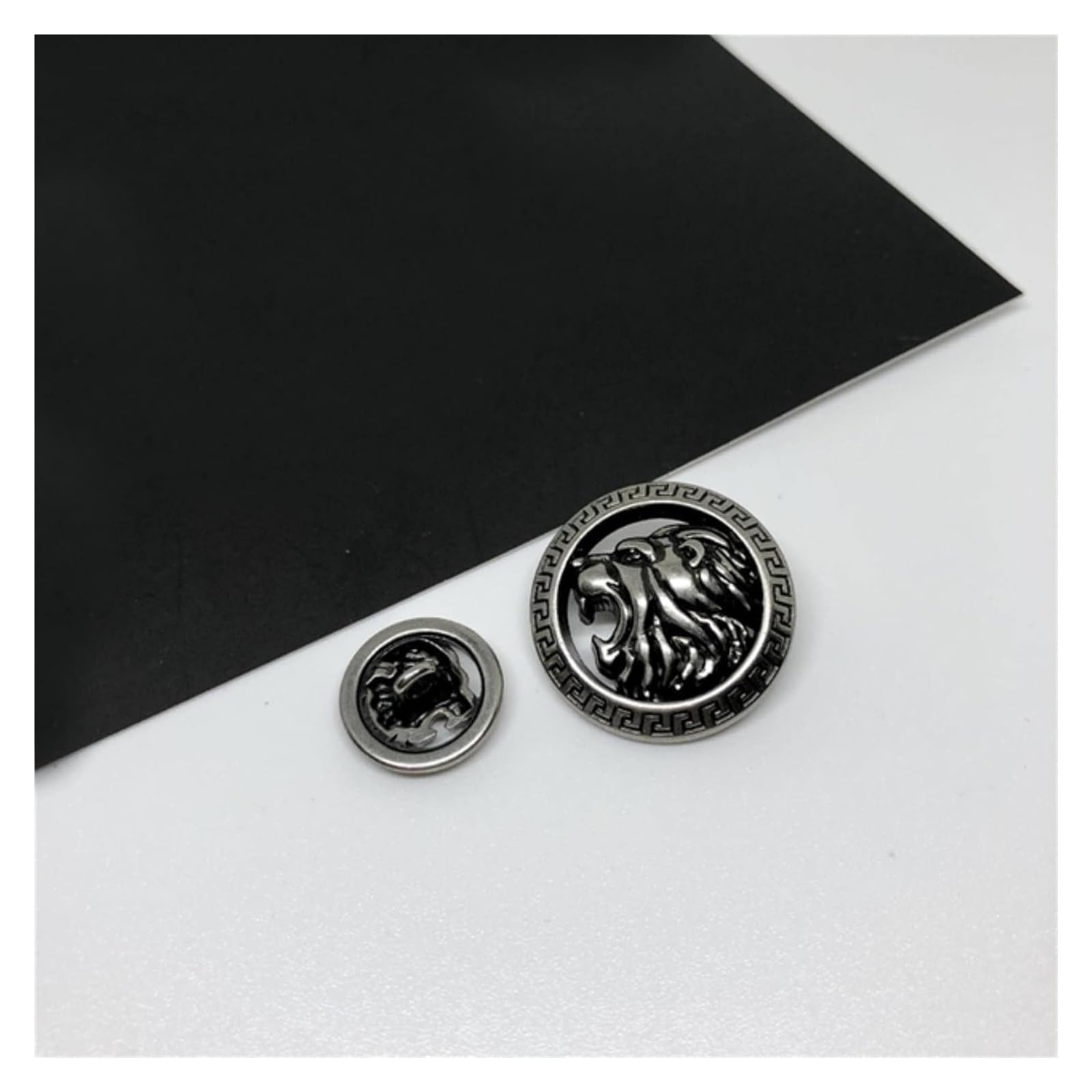 10 szt. 15/20/25mm Retro Lion Head Design Metalowe guziki do odzieży płaszczowej Dekoracyjne Vintage Guziki kurtek(Black,20mm)