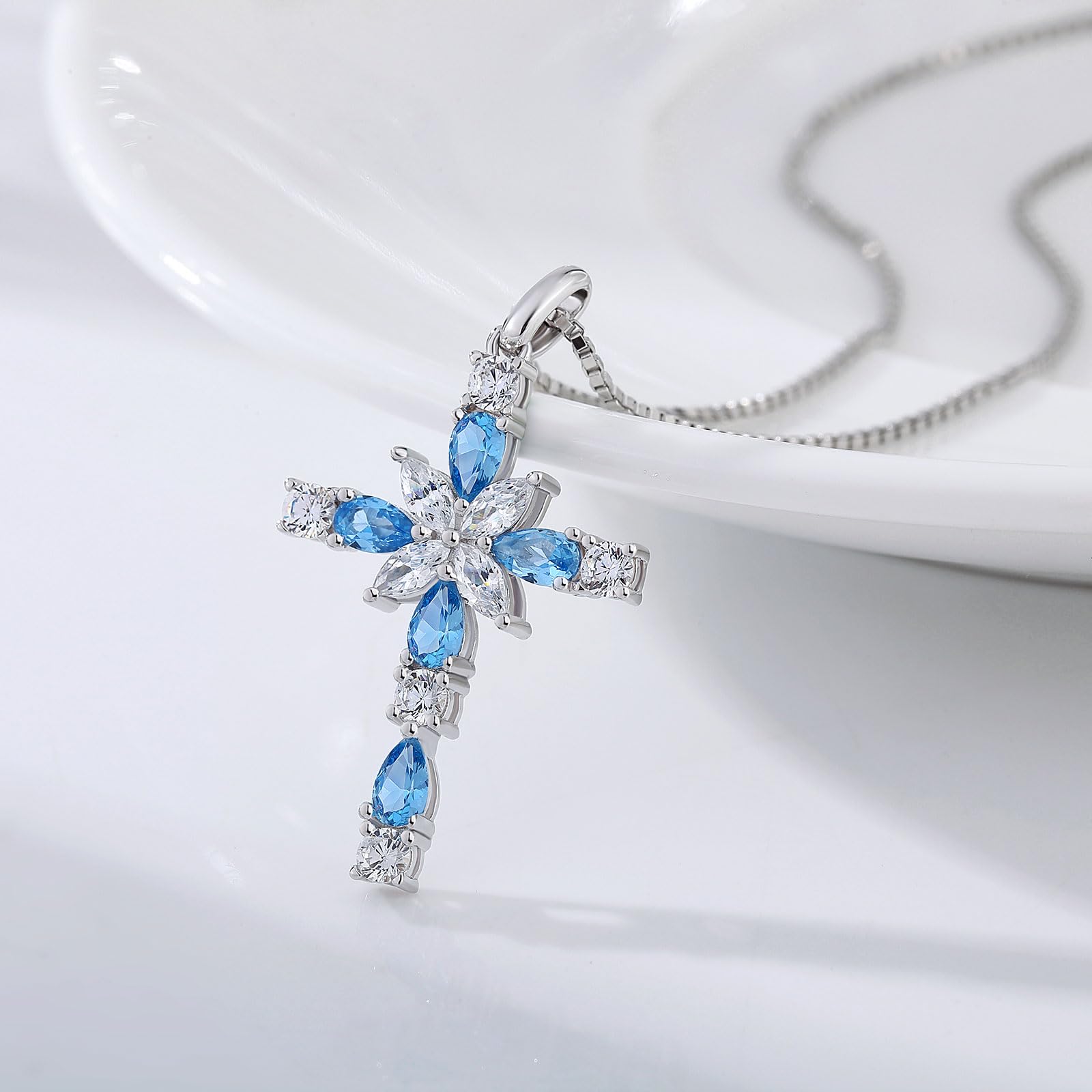 Kreuz Halskette Kreuz Kette mit 5A+ Zirkonia für Damen, Kette 45 + 3Cm