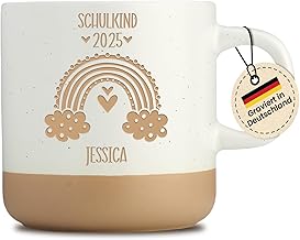 Personalisierte Tasse für Kinder mit Namen - Schulkind 2025 - Gravur - Geschenkidee Mädchen, Einschulung - Kindergarten - Regenbogen - Beige