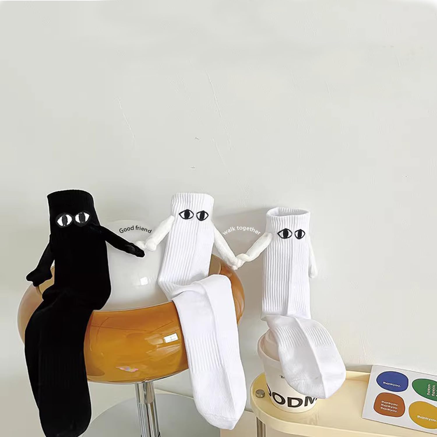 2 Pairs Funny Magnetic Suction 3D Doll Couple Socks, Couple Holding Hands Sock, Novelty Socks, Funny Gifts for Women Men, Hand in Hand Friendship Socks 4