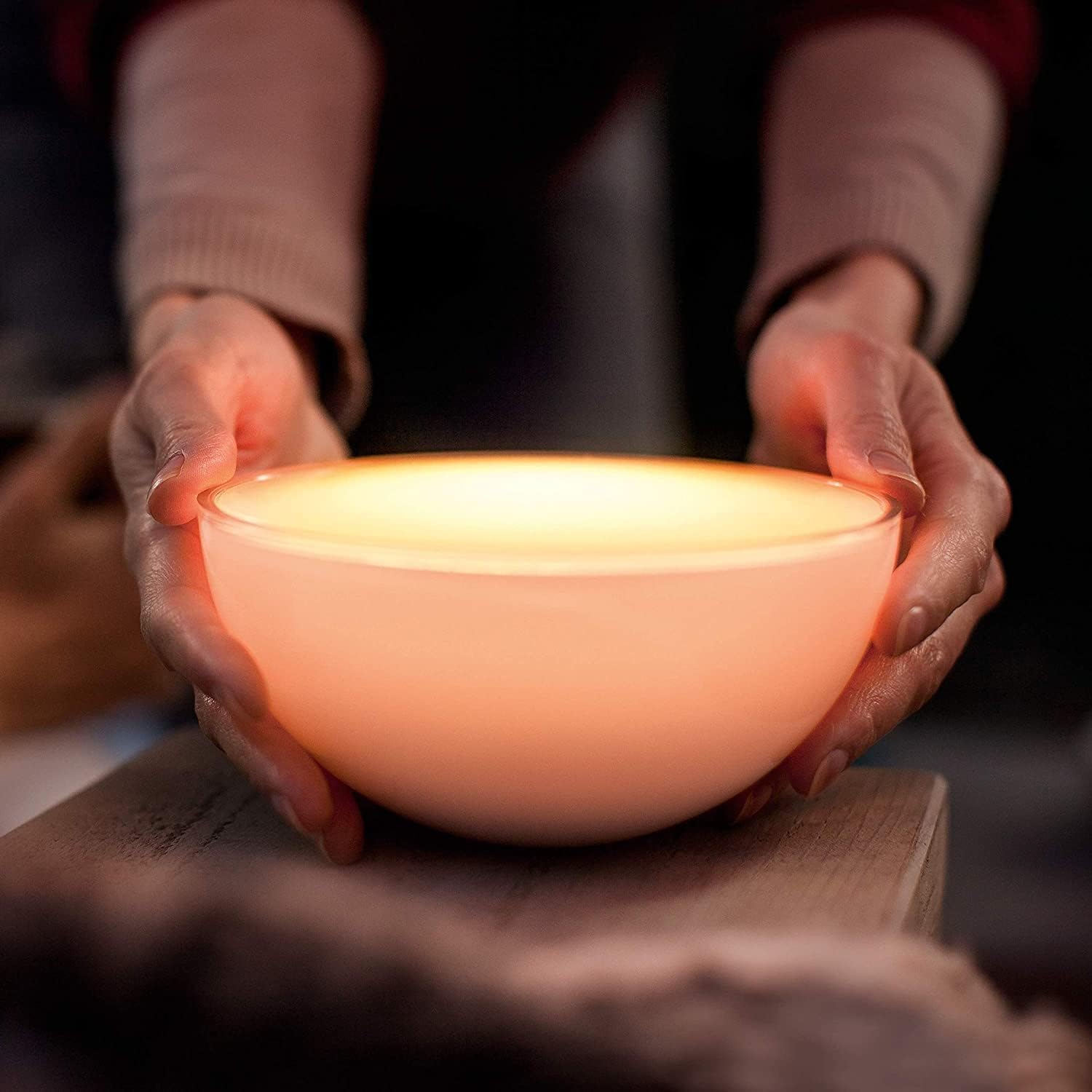 Philips Hue White & Color Ambiance Go Tischleuchte (530 lm), dimmbare LED Leuchte für das Hue Lichtsystem mit 16 Mio. Farben, smarte Lichtsteuerung über Sprache oder App, weiß