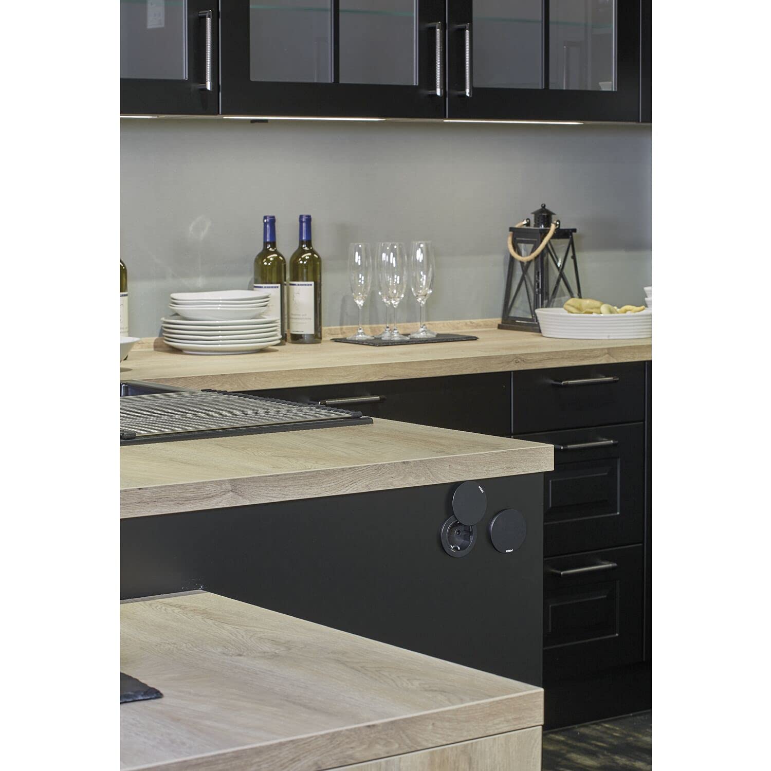 Evoline One - Presa da incasso con coperchio girevole, ø 59 mm, 230 V, plastica nera