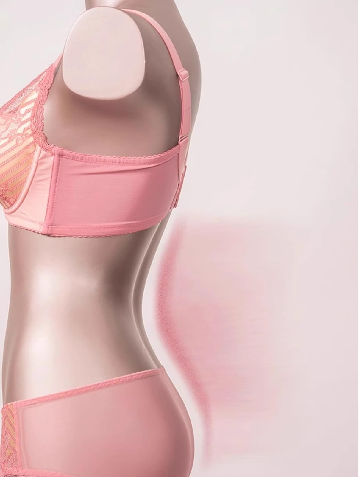 Mannequin Manekin damski ze stołkiem, odpinanym i obrotowym ramieniem, używany w sklepach z bielizną, sukniami ślubnymi i odzieżą