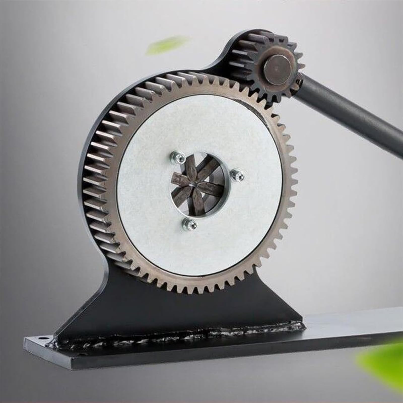 Herramienta manual para engarzar engranajes en mangueras, de 4 a 33 mm, compacta y eficiente.