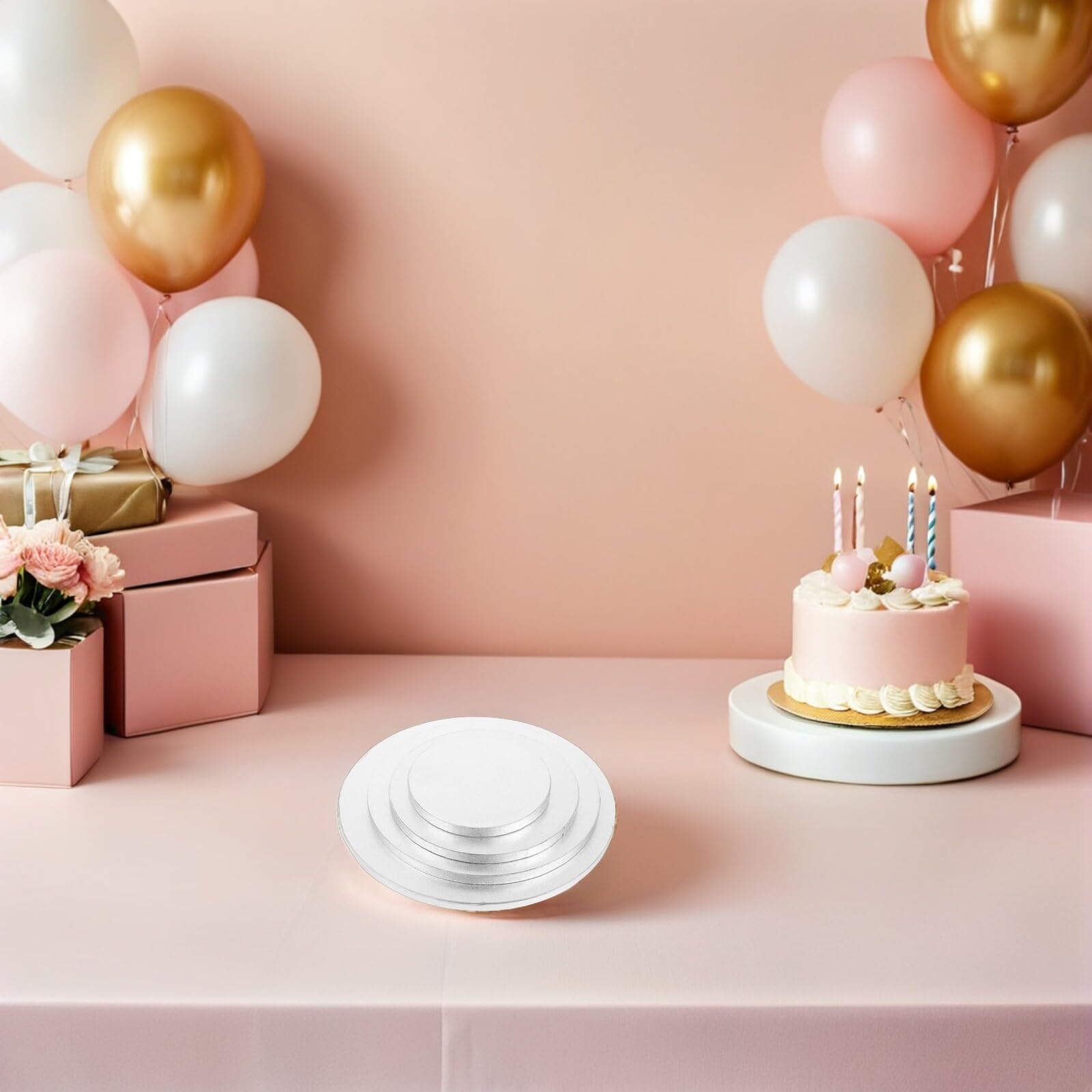 Mikikit 8 pièces Plateaux à Gâteau Ronds Carton Ondulé Résistant Argentées Supports Étanches et Anti-graisse pour Décoration et Présentation de Desserts Cupcakes Anniversaires et Mariages