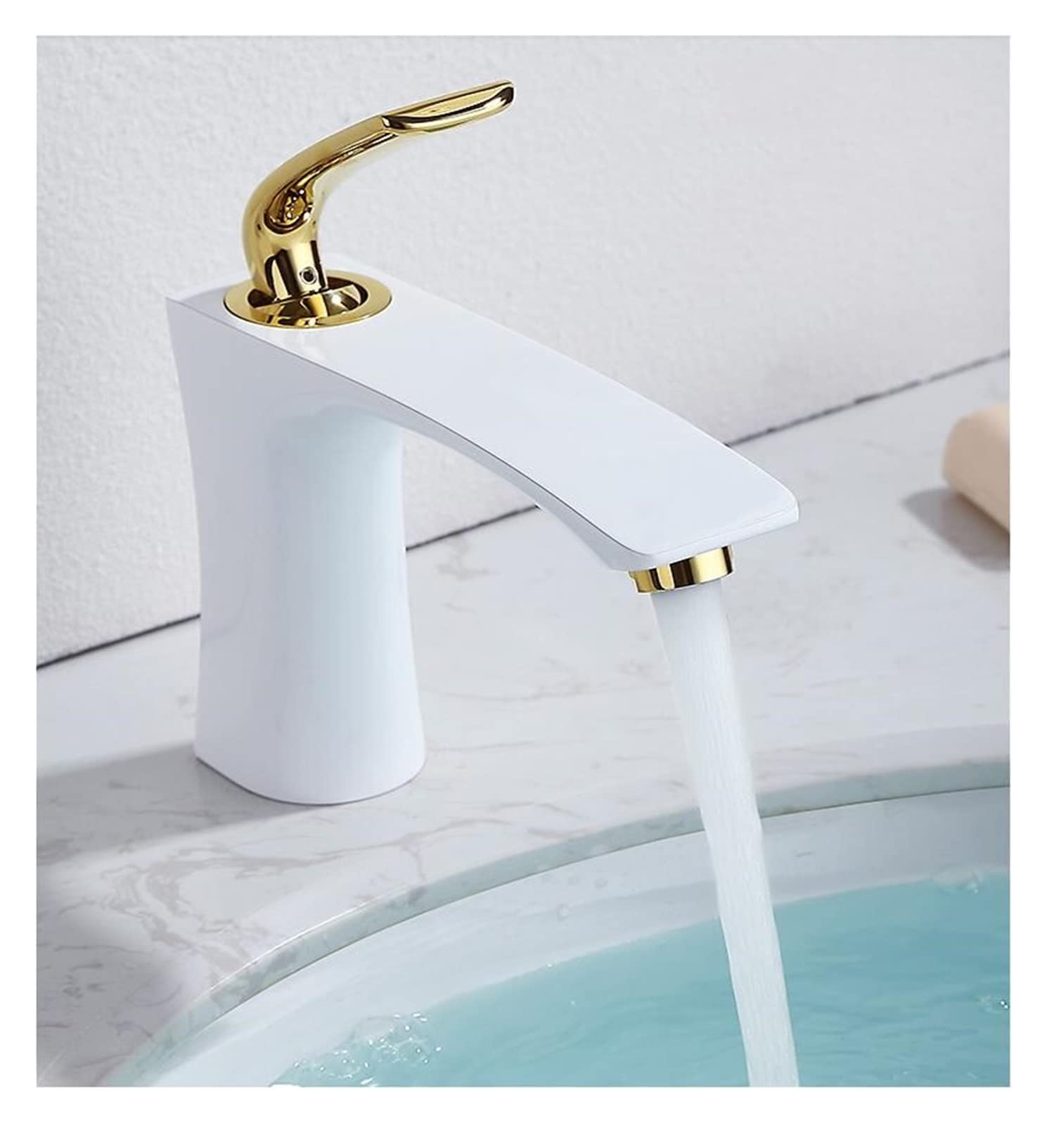 Robinet de lavabo blanc or, mitigeur eau chaude et froide pour une salle de bain zen