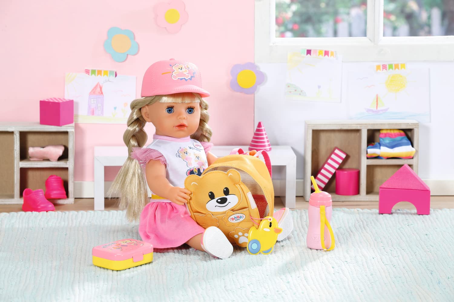 BABY born Kindergarten Ensemble Sac-à-Dos 834961 - Accessoires pour poupées Comprend 1 Sac-à-Dos en Forme d'ours avec Une étiquette Canard, 1 boîte-Repas & 1 biberon - Dès 3 Ans