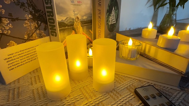 Amazon.co.jp : EuroFone LED キャンドルライト-12個の充電式LED点滅