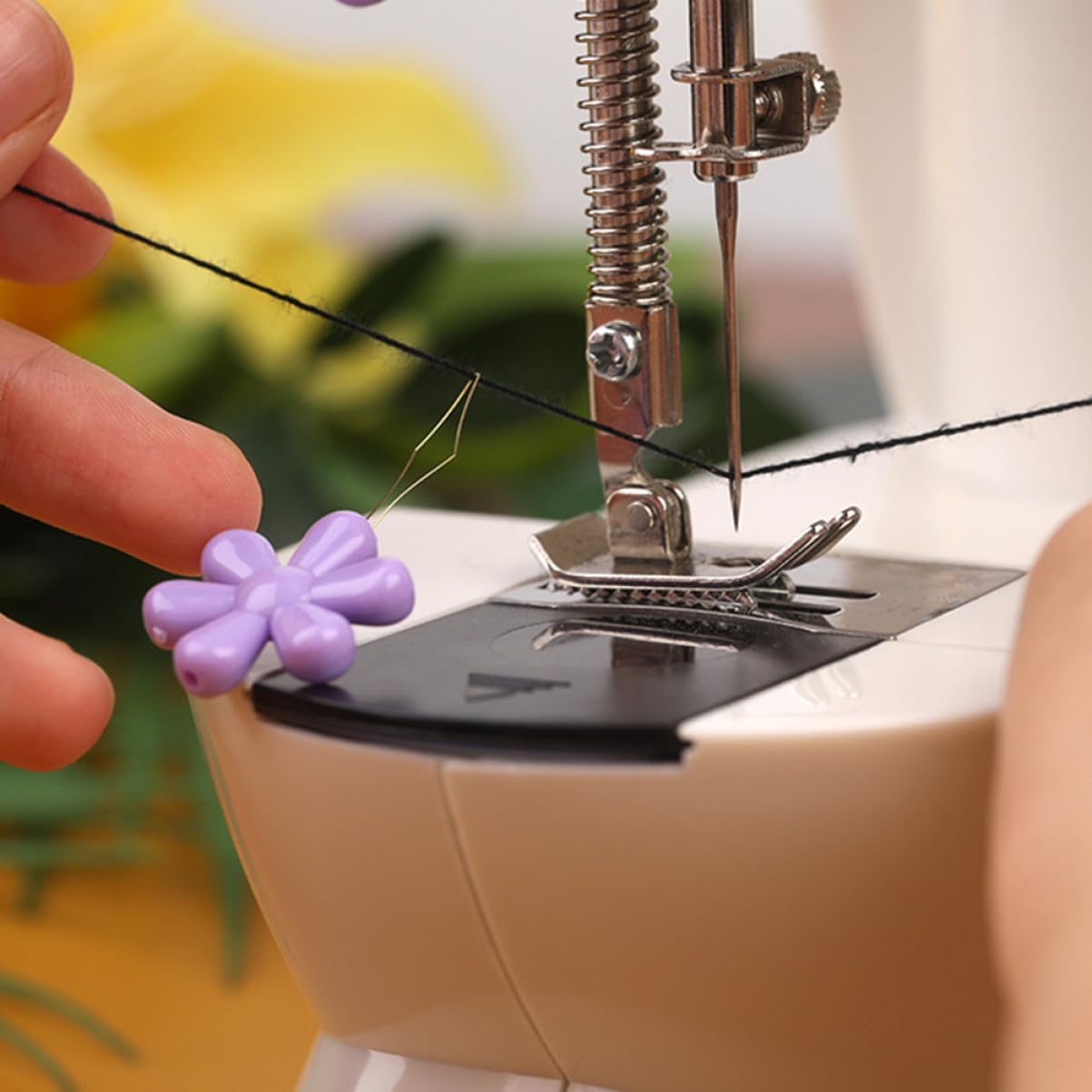 TEHAUX 200pezzi Fiori Colorati Needle Threaders Strumenti di Cucito Facili per Aghi da Ricamo e Macchina da Cucire Accessori Pratici per Progetti
