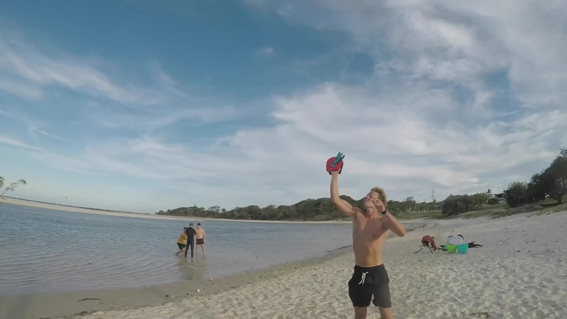 Waboba VOLI - Rethink Your Paddle Game – Backyard Set Includes: 2 Wearable Paddles and 1 Oversized Shuttlecockl - 250 x 123 x 212 mm, Braun – Bild 8