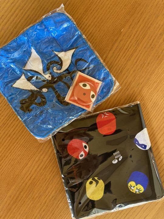 Amazon.co.jp: げ 岡本太郎 記念館 グッズ バンダナ バッチ ハンド