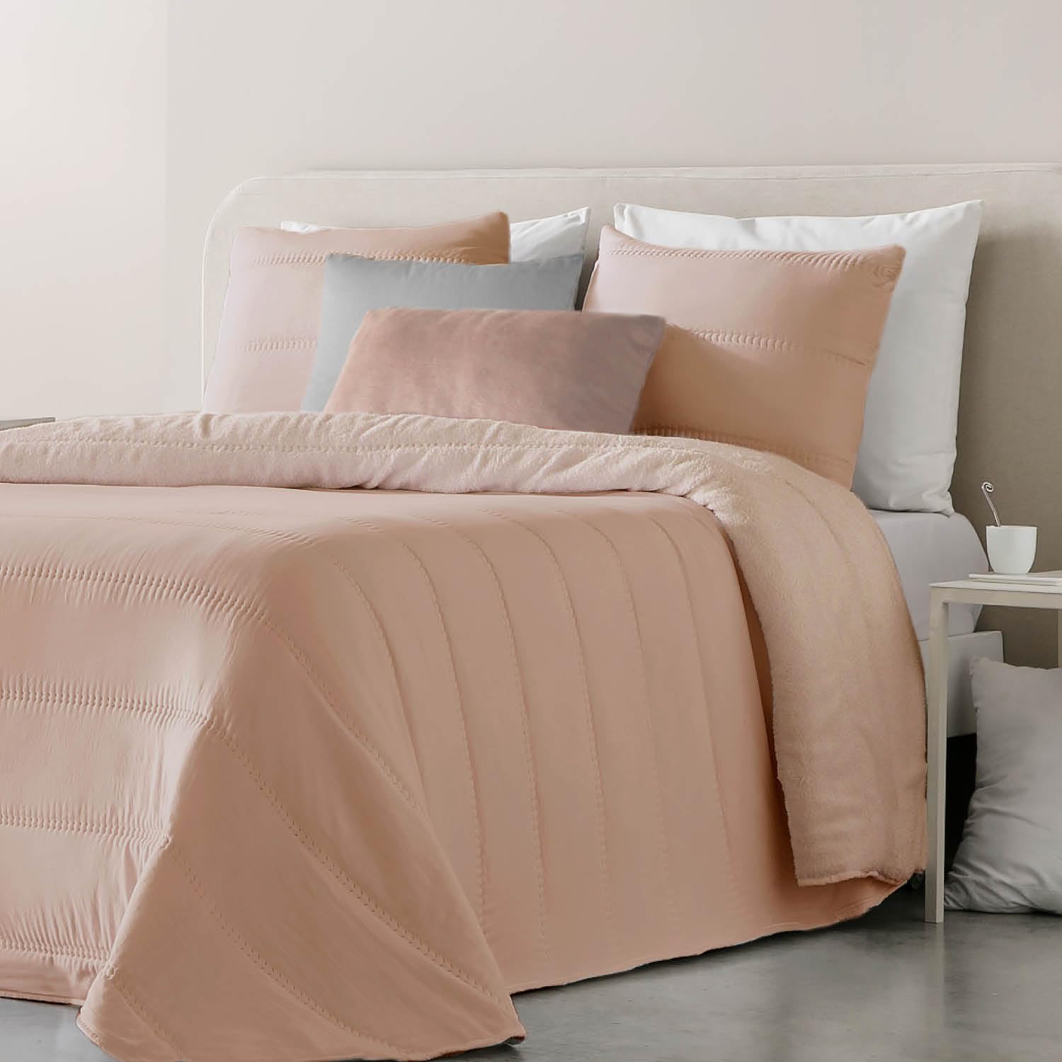 Edredón Cama 135 - Diseño Liso Reversible con Tejido Sherpa - 235x270 cm - Color Rosé - Acolchado 250g/m² - Incluye 2 Fundas de Cojín Decorativo 50x70 cm (Hermes Rose)