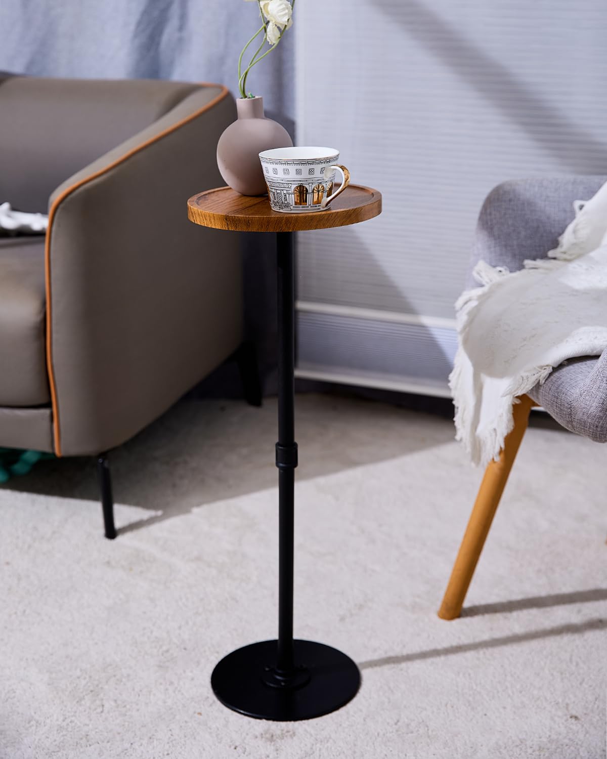 Tavolino alto, piccoli tavolini rotondi, tavolino con piedistallo, tavolino da caffè Martini, tavolino angolare per piccoli spazi, soggiorno, camera da letto (marrone)