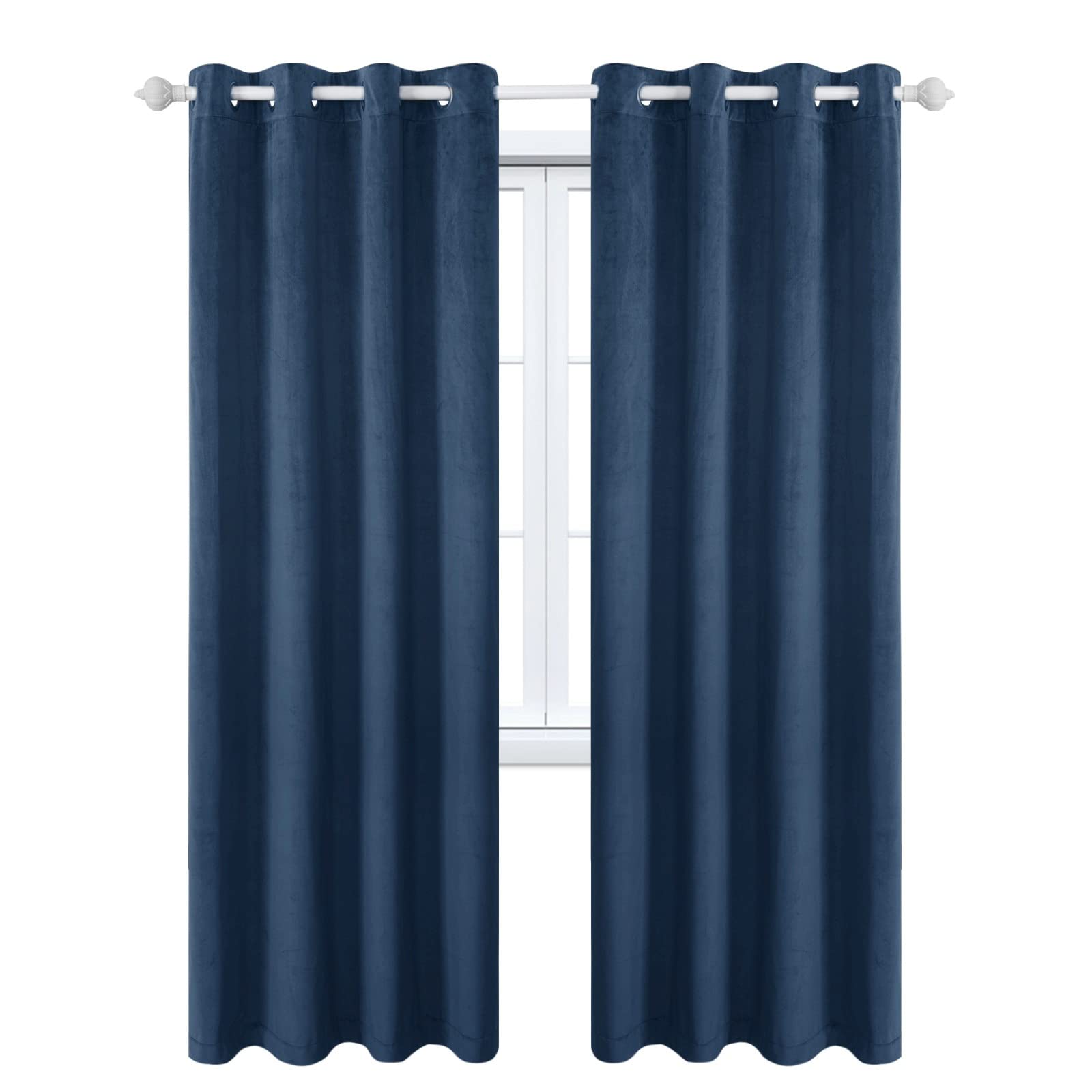 Rideaux occultants bleu marine contre la lumière et les regards
