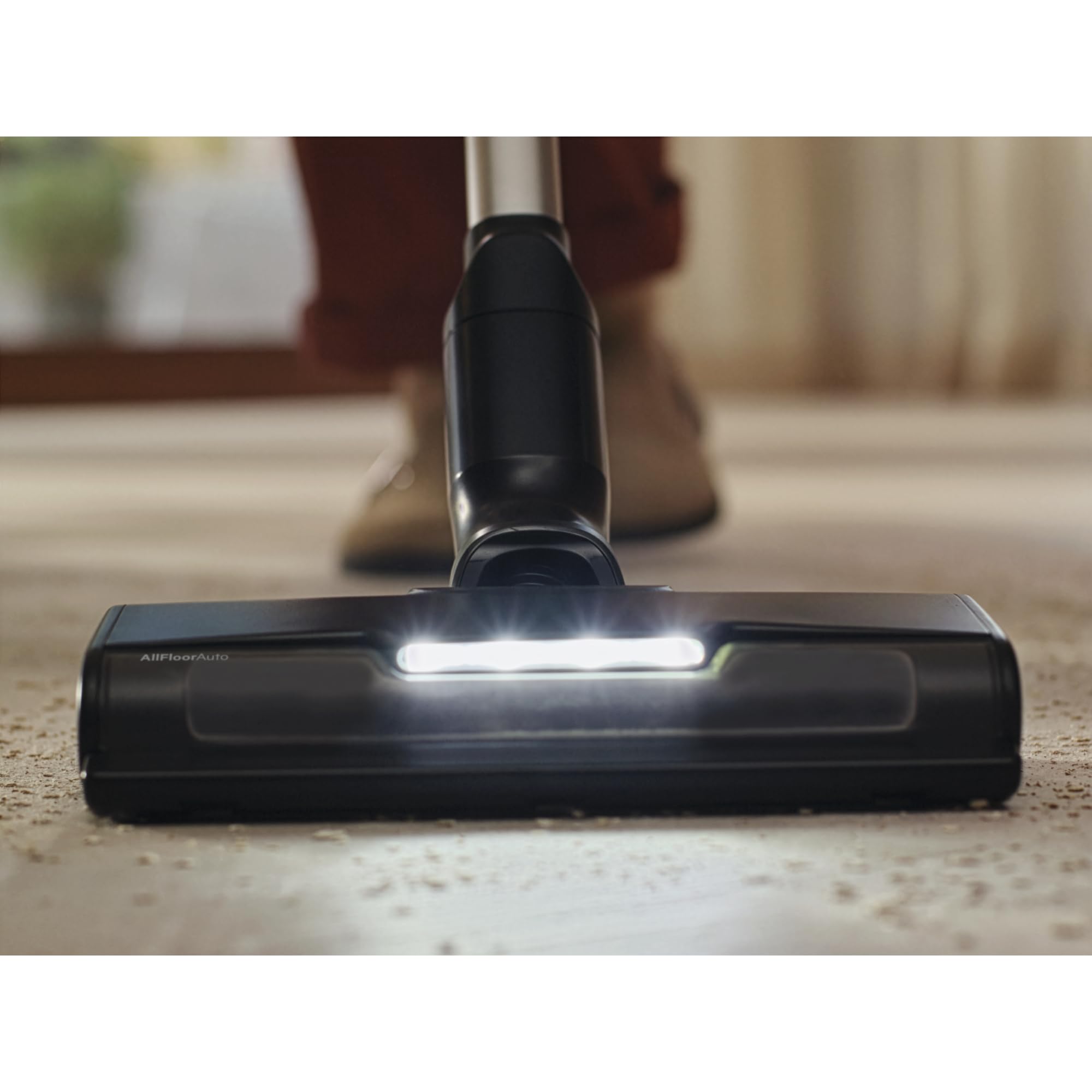 Electrolux 700 Wydajny bezprzewodowy odkurzacz szczotkowy, 99% wychwytywania kurzu, do 50 minut autonomii, szczotka LED All Floor Auto, technologia Multi-Cyclon, Ultralekka 2,3 kg, EP72AB21UG