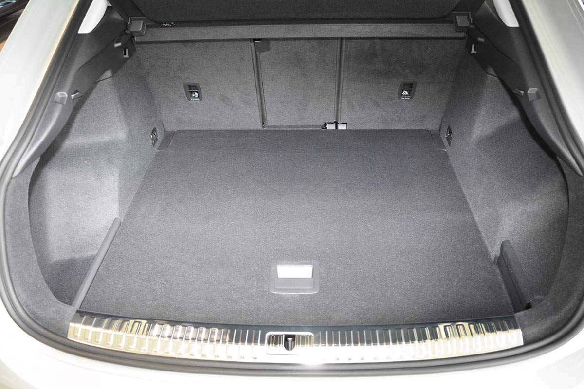 MTM Vasca Baule per Audi Q3 II (F3) Sportback (anche Plug-in Hybrid e TFSI) 10.2019- Protezione Bagagliaio su Misura con Antiscivolo, Resistente, Facile da Lavare e Inodore, cod. 8762