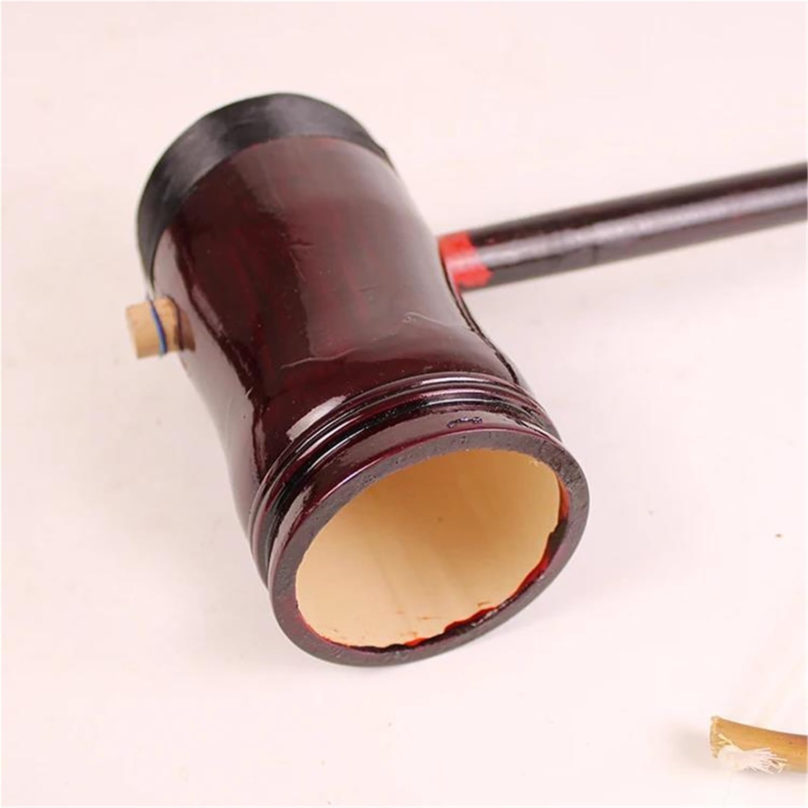 Zweisaitige Erhu Mit Rundem Zylinder. Ein Traditionelles Chinesisches Zupfinstrument Für Erwachsene Anfänger Erhu In Profi-Qualität