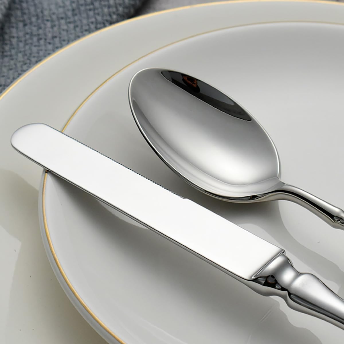 Ce Service de Couverts de Luxe pour 12 Personnes Comprend 60 pièces d'ustensiles allemands en Acier Inoxydable 18/8, Dont Fourchette, Couteau et cuillère. Couleur Argent - 50 pièces pour 10