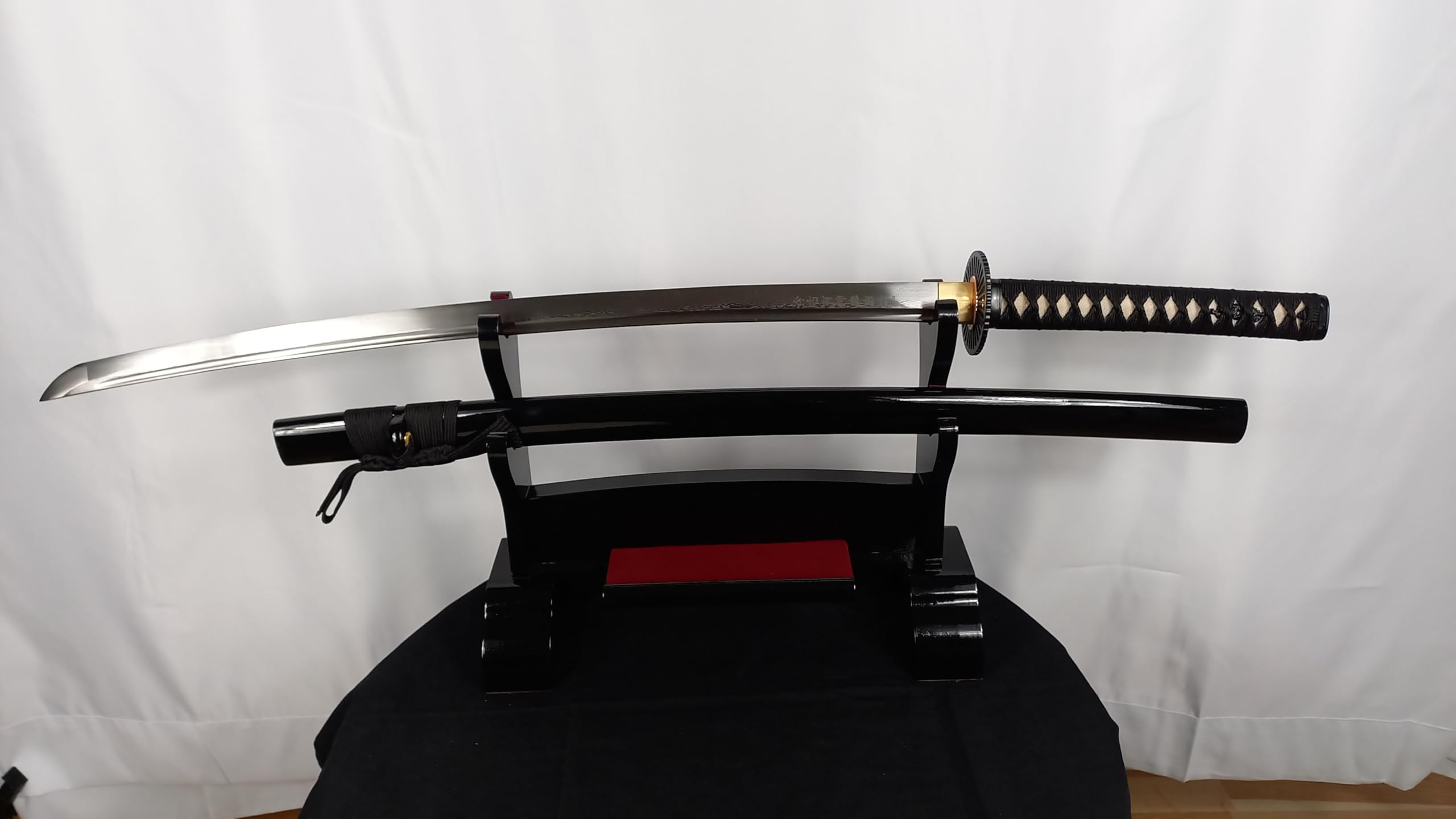 Samurai Metrix Schwerter Katana Schwert - scharf, echt & handgeschmiedet - gefaltetes Katana Schwert ohne Ständer - echtes Japanisches Samurai Sword aus Kohlenstoffstahl - Japan Deko Katanas