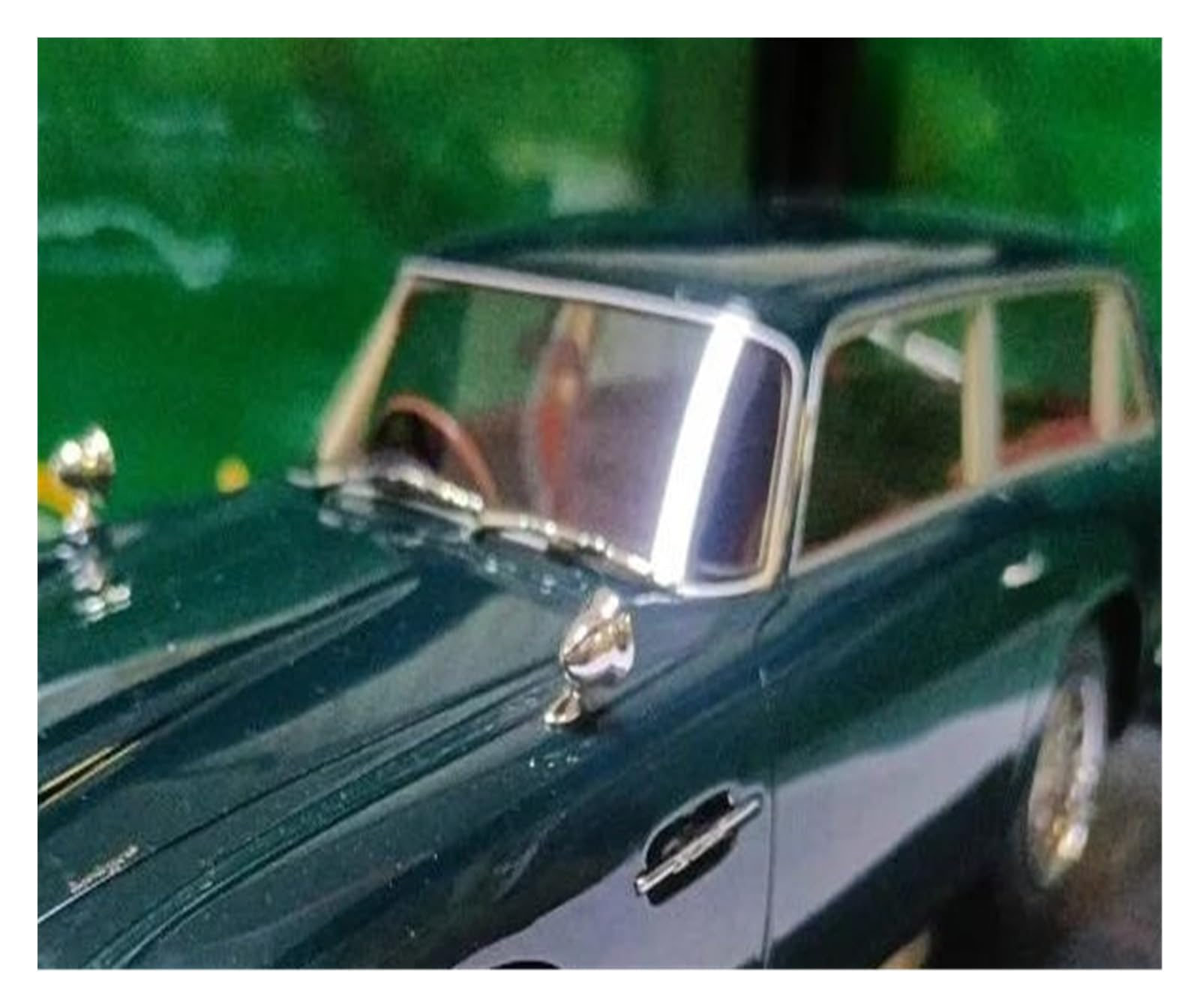 Amazon | ミニカー アストンマーティン DB5 1964 1:18 ステーション