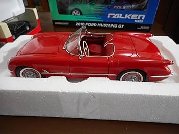 Amazon | 1/18 シボレー コルベット C1 前期 1954 レッド オートアート