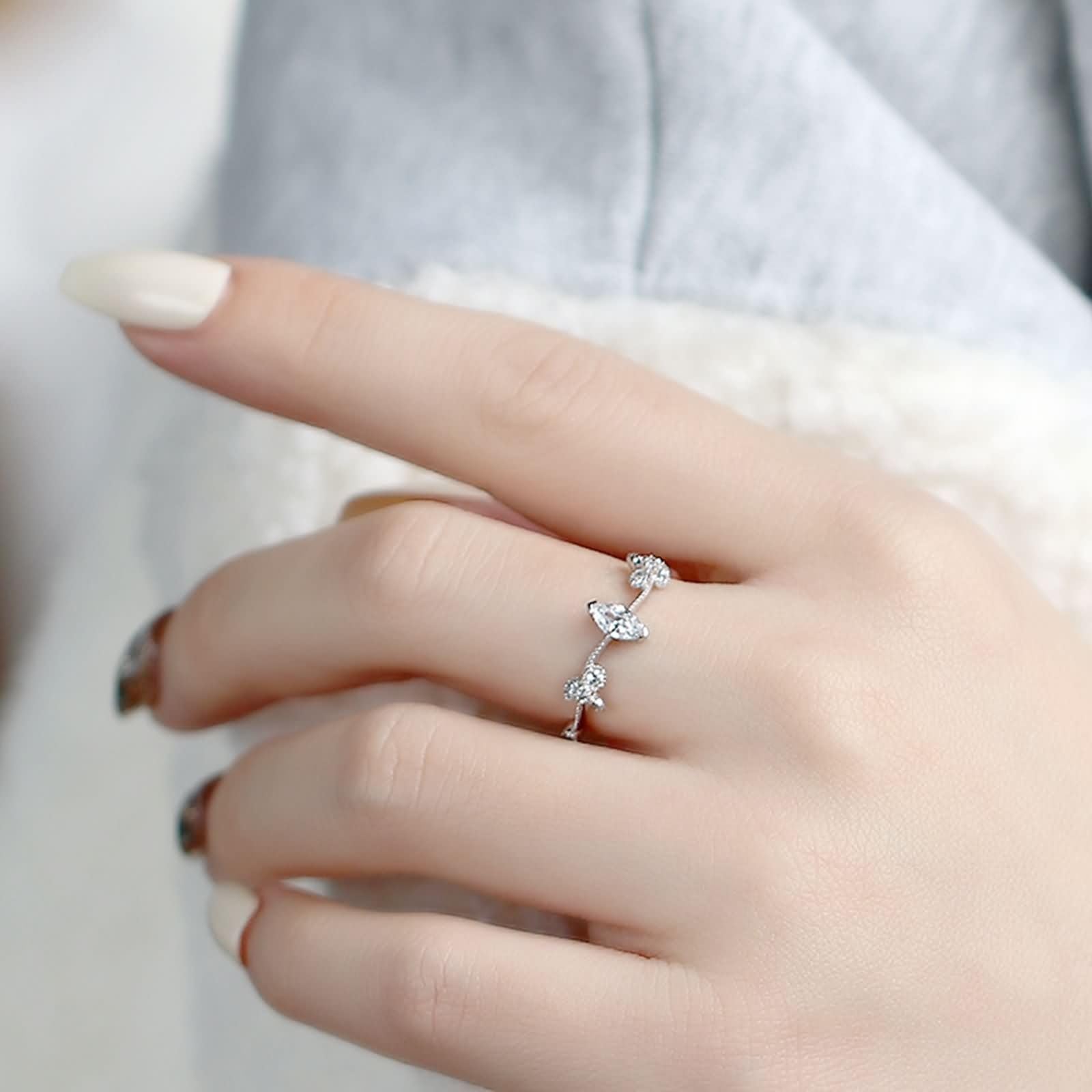 Coppia di anelli in vero oro bianco 9 K/14 K/18 K con marquise, moissanite, a forma di fiore