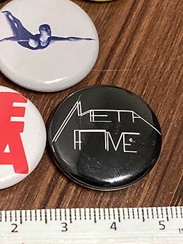 Amazon | metafive cornelius 缶バッジセット | バッジ | おもちゃ